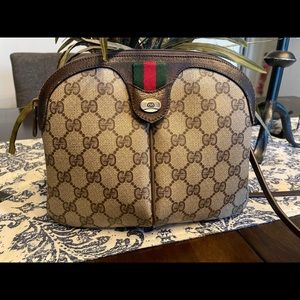 Vintage Gucci Supreme Sherry line crossbody bag